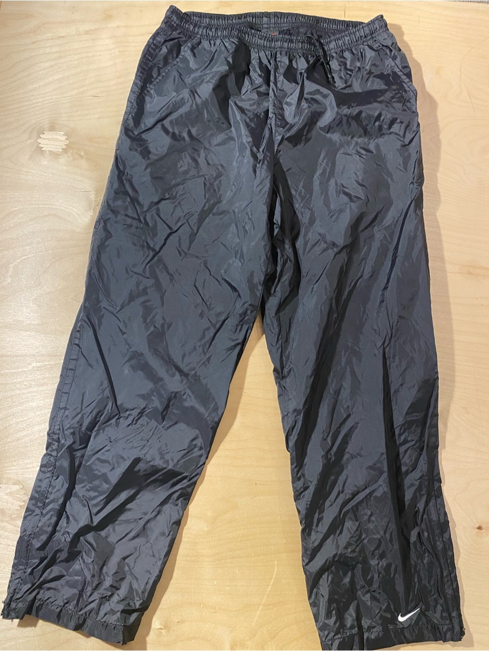 Nike Men’s Black Lightweight Windbreaker Pants Large (Y)